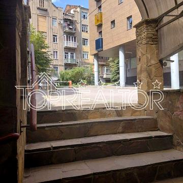 Потебні вул., 6