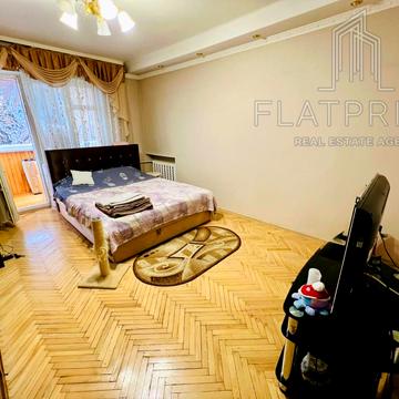 Русанівська набережна вул., 8