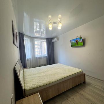 Миру вул., 35