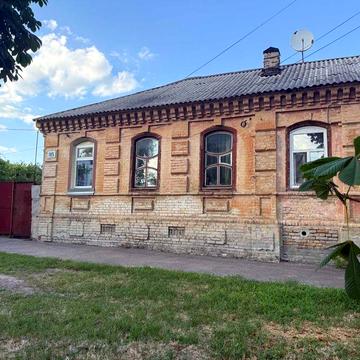Продам частину багатоквартирного будинку по вул Хрещатик, під бізнес