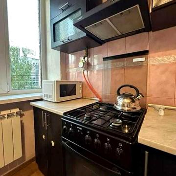 Лесі Українки бульв., 6