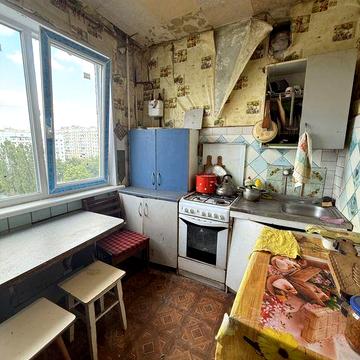Продам 3 комнатную квартиру возле метро