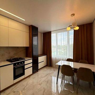 Продається сучасна квартира з дизайнерським ремонтом ЖК Фортечний