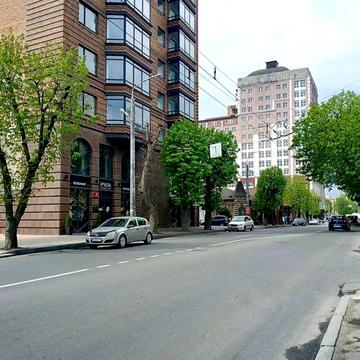 Подільська вул., 58