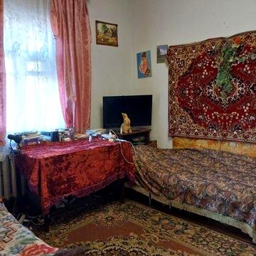 Продам частину будинку з окремим двором в Центрі
