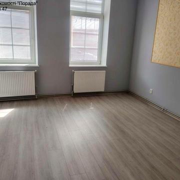 Продається будинок в центральній частині міста по вул Новака