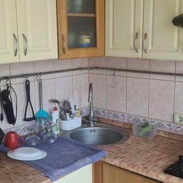 Продається трикімнатна вартира по вулиці Малишка 13а,від власника.