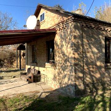 Продається цегляний будинок неподалік від центру міста Васильків