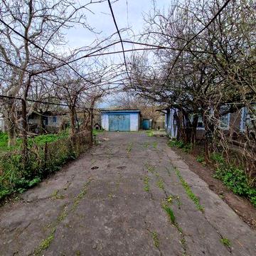 Будинок в селі біля річки (дача)