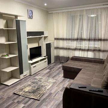 Героїв Небесної Сотні просп., 26/6