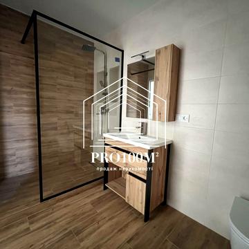 лісове озеро