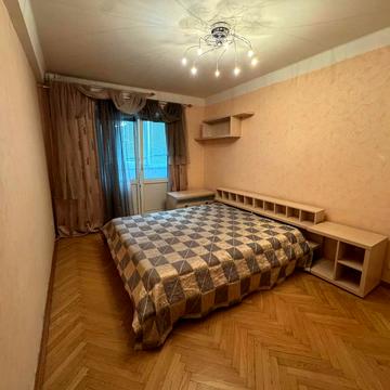 Юрія Шумського вул., 6