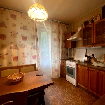 Василя Тютюнника вул. (Анрі Барбюса), 5-Б