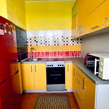 Продам невелику однокімнатну квартиру в Києві ЖК Кузьминский