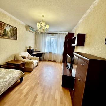 Урлівська вул., 16