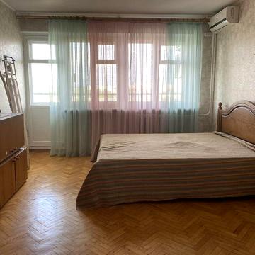 Продаж 3-х кімнатної квартири в місті Києві, район Святошин