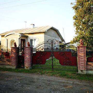 Продам будинок з земельною ділянкою в с. Озеряни