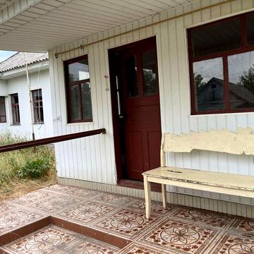 Будинок в с. Сувид з ділянкою біля Десни