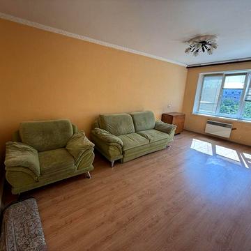 Ан сдам 2х. комнатную квартиру 5/5 центр