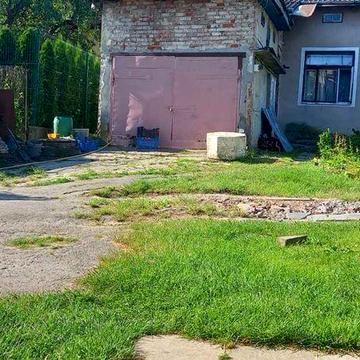 Продаж будинку/особняку з ділянкою по вул. Варшавська