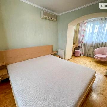 Довгострокова оренда 3к Квартира Дарницька вулиця