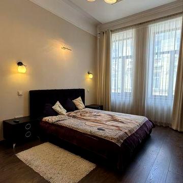 Продаж 2-кімнатної квартири по вул. Лисенка 29 ближній Центр міста.
