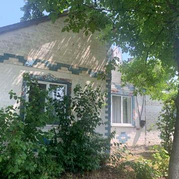 Продам будинок поряд з містом !!