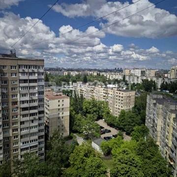 Композитора Лятошинського вул., 8