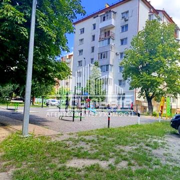 Продаж 3-кімнатна квартира в Рясне-1 , вул. Шевченка, Львів