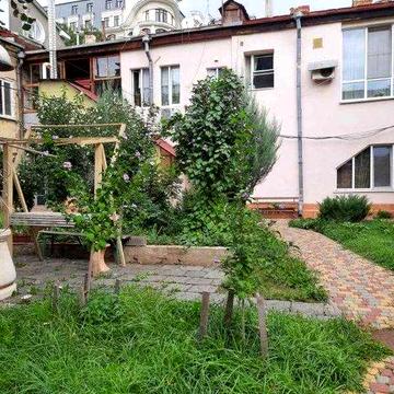 2-х комн. квартира в центре на ул. Базарная.