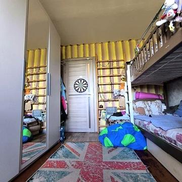 У продажу 2-кімнатна квартира в спальному районі міста
