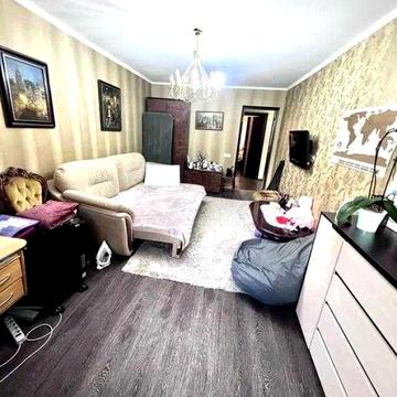 Продам квартиру 2 ком,  возле метро Индустриальная