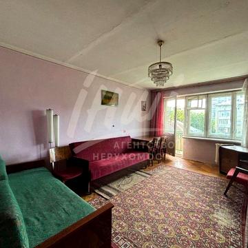 3 кімнатна квартира в центрі міста й біля озера. Продаж. Вигідно.