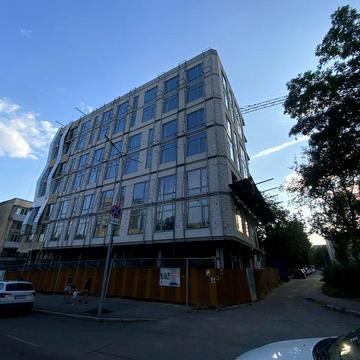 Продаж квартири на Космонавтів