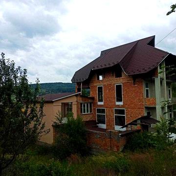 Продається незавершений комплекс  будівель у м Східниця