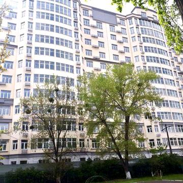 Квартира 3х на 4 му поверсі коло метро Жк на Бедевельніків