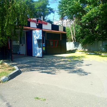 Небесної Сотні просп. (Маршала Жукова), 14