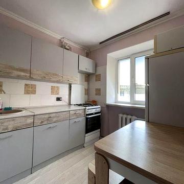 Продам 2к квартиру в центре Черноморска