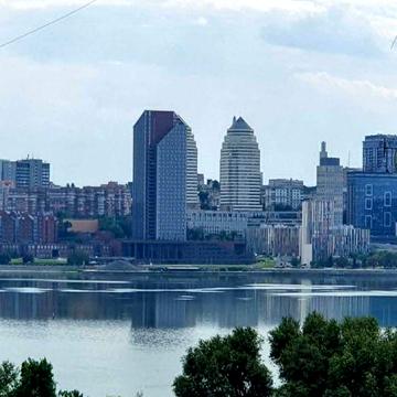 Продаж: стильна видова "малосімейка" (велика) на ж/м "Сонячний"
