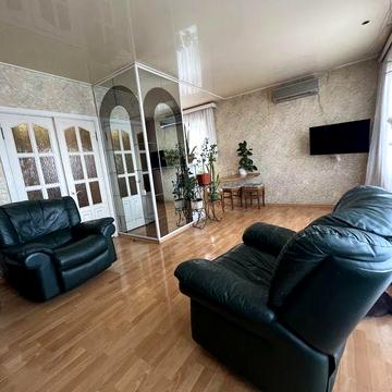 Продам 3-к квартири вул. Грушевського, 1 Дом Архітектора, центр