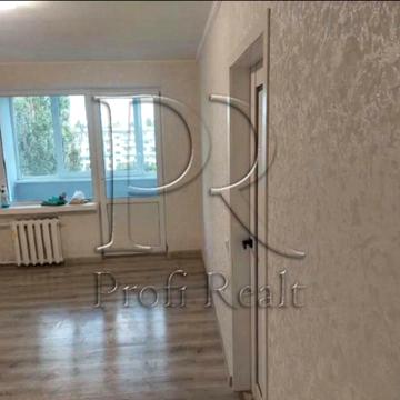 Леся Курбаса просп., 18