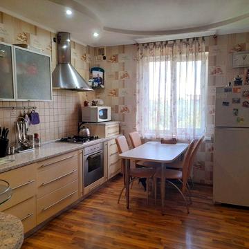 Продам 4х кімнатну квартиру/ 100 кв.м/ КРЄС/ автономне опалення/ гараж