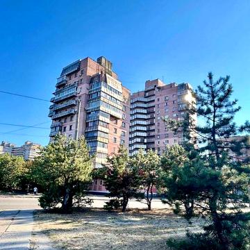 Продам видову 3  квартиру на ж/м Червоний Камінь