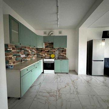 Двоповерховий котедж з ремонтом , 4-кім в ЖК "Схід сонця"