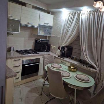 Продам 3к. квартиру з ремонтом та меблями