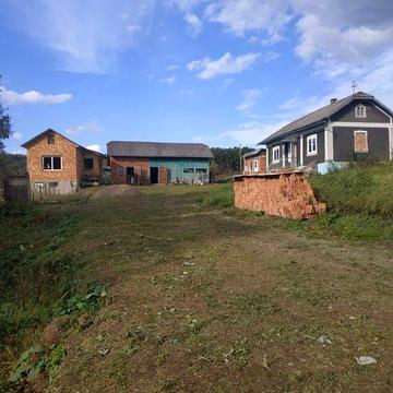 Продам будинок з ставком