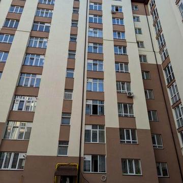Продаж  квартири в зданому будинку поруч парку ЖК парковий маєток