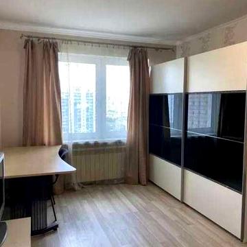 Здається простора 3к квартира на просп. Петра Григоренка, 14