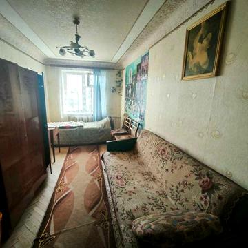 Двокімнатна під ремонт в центрі Бучі.