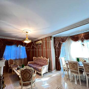Боярська вул., 20